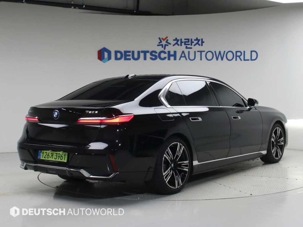 BMW 7시리즈 750e xDrive M 스포츠 사진 2/20