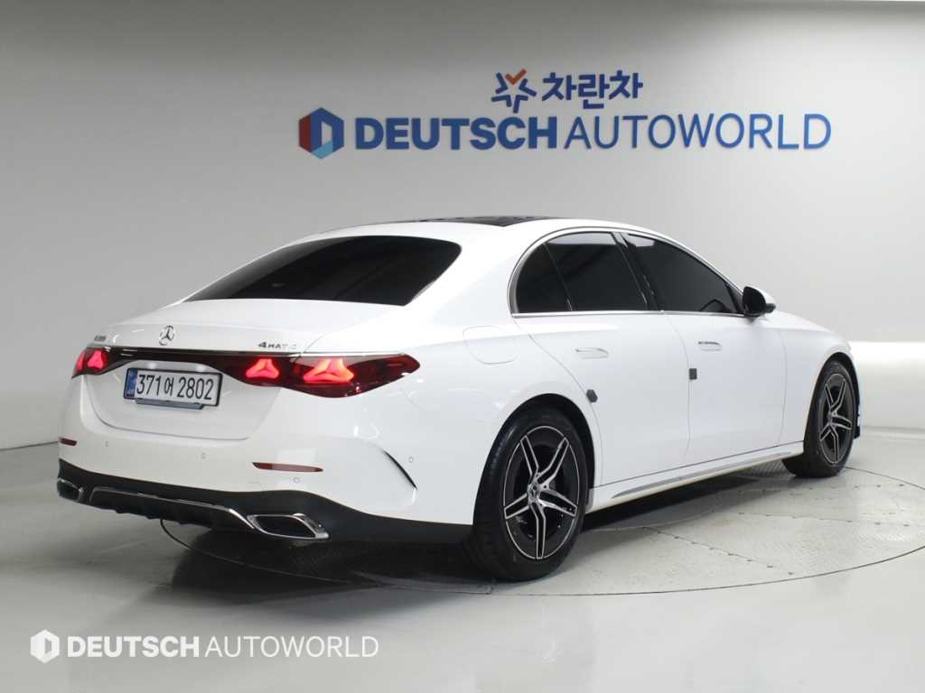 벤츠 E 클래스 E300 4MATIC 익스클루시브 사진 2/20