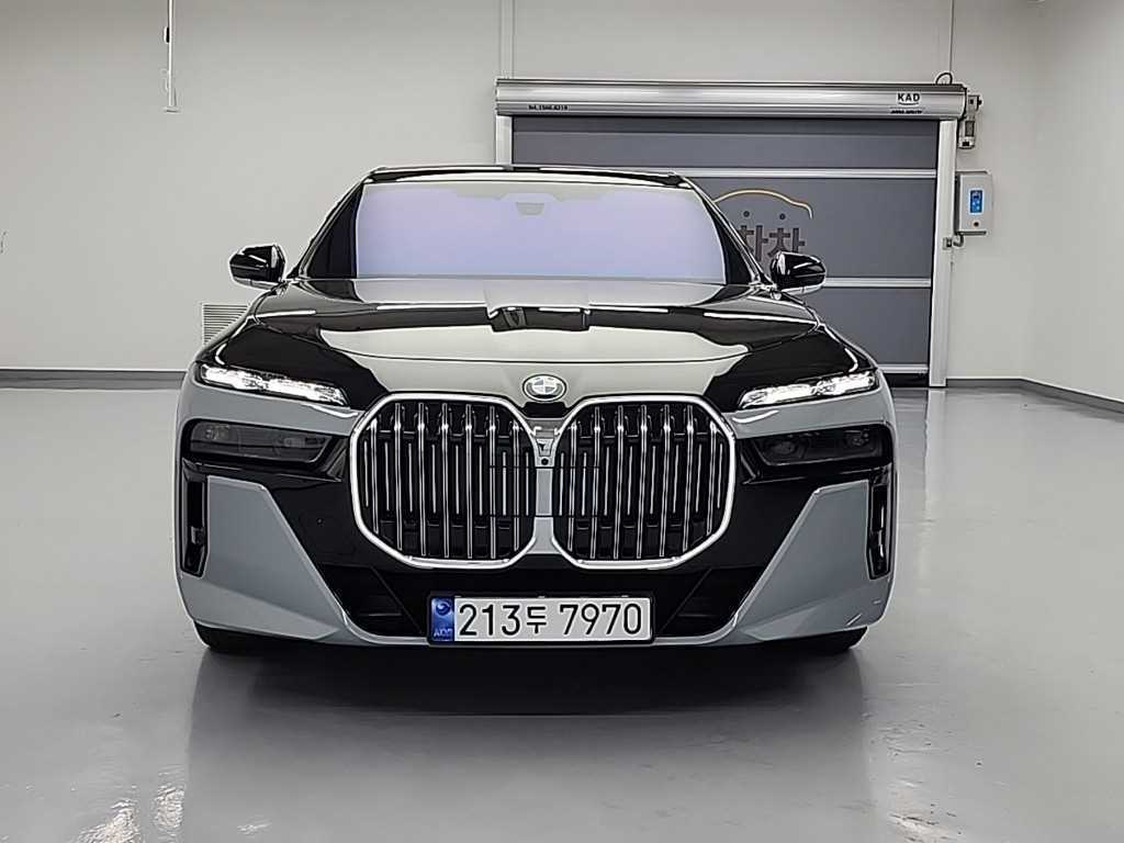 BMW 7시리즈 740i xDrive M 스포츠 리미티드 사진 2/19