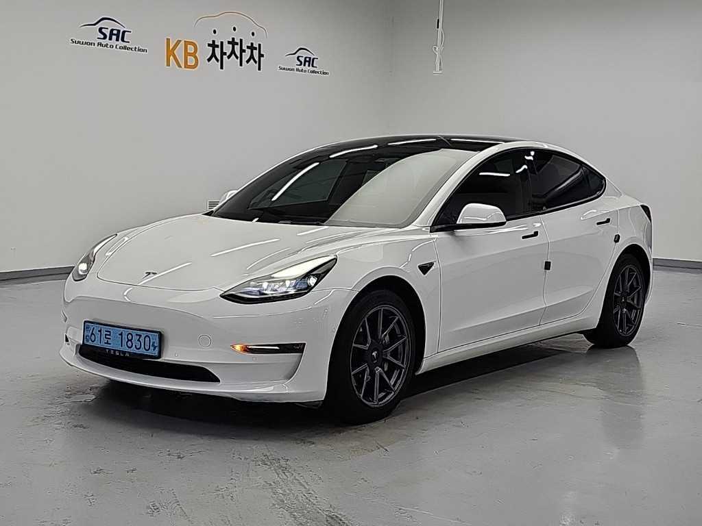 테슬라 모델 3 롱 레인지 사진