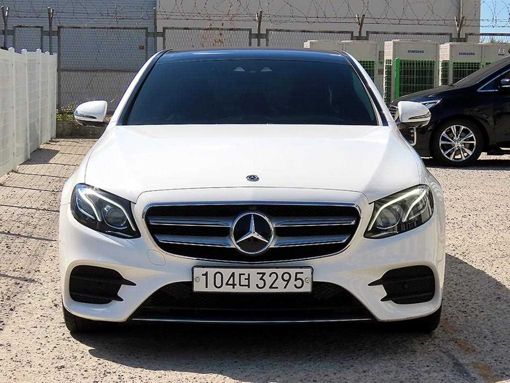 벤츠 E 클래스 E300 4MATIC 익스클루시브 사진