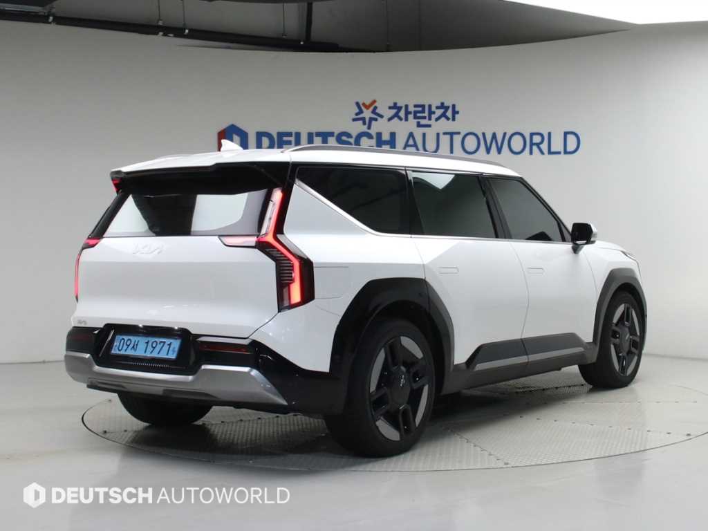 기아 EV9 롱레인지 4WD 어스 사진 2/20