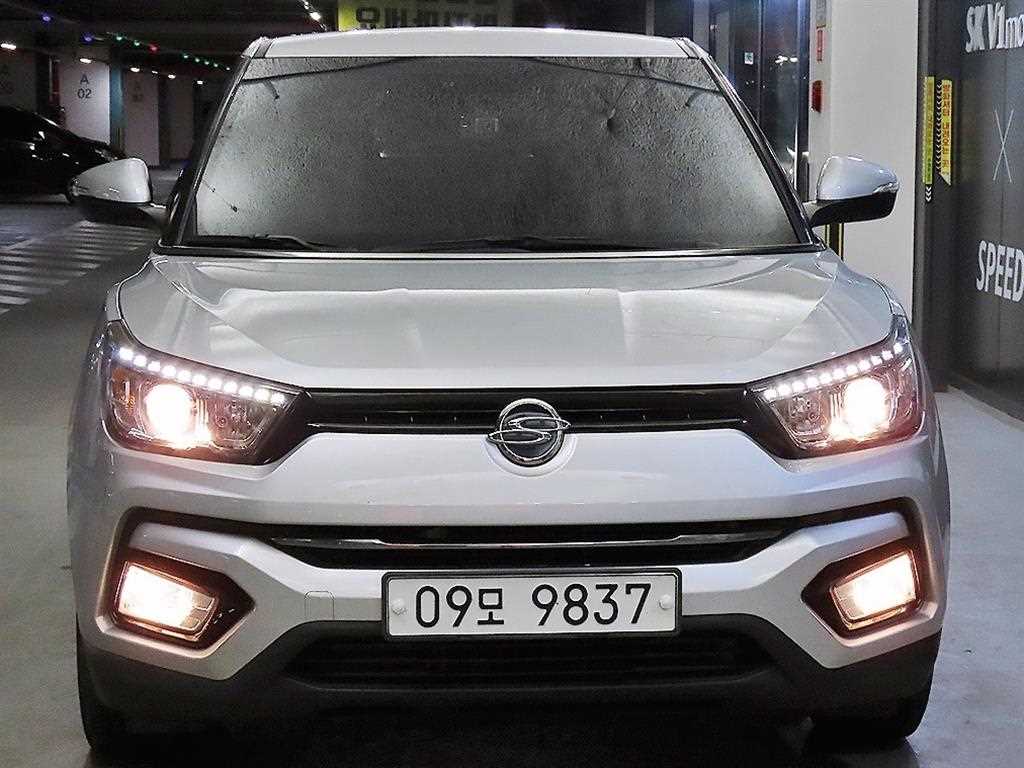 KGM 티볼리 2WD 가솔린 VX 사진 2/20