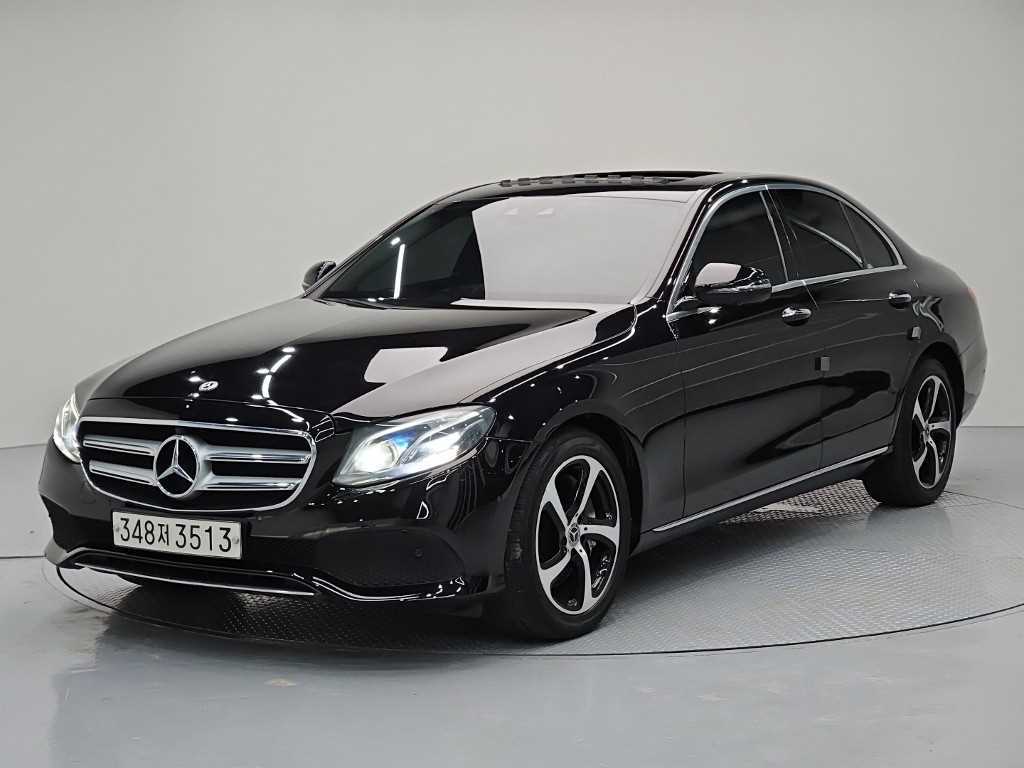 벤츠 E 클래스 E300 4MATIC 아방가르드 사진