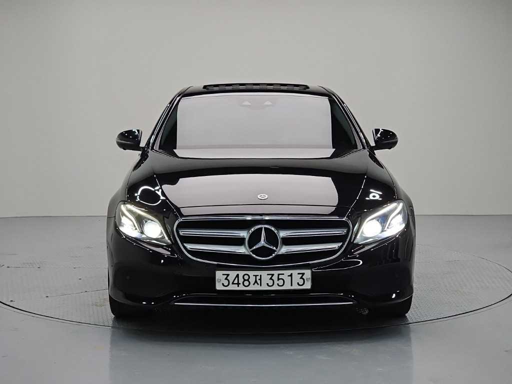 벤츠 E 클래스 E300 4MATIC 아방가르드 사진 2/19