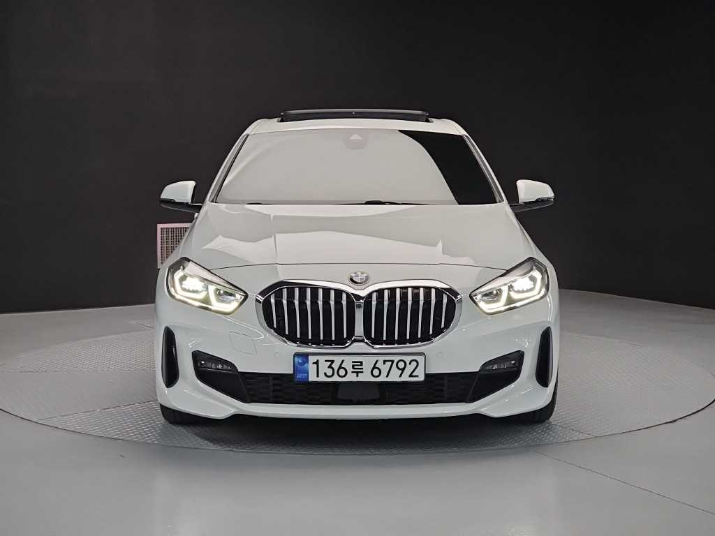 BMW 1시리즈 120i M 스포츠 사진 2/18