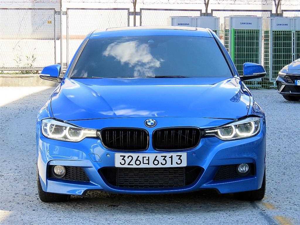BMW 3시리즈 320i M 스포츠 사진