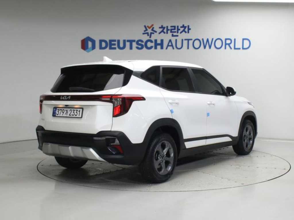 기아 셀토스 가솔린 2.0 2WD 프레스티지 사진 2/20