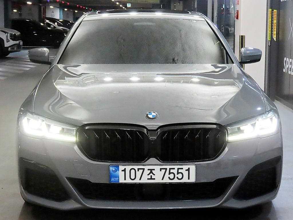 BMW 5시리즈 520i M 스포츠 사진 2/20