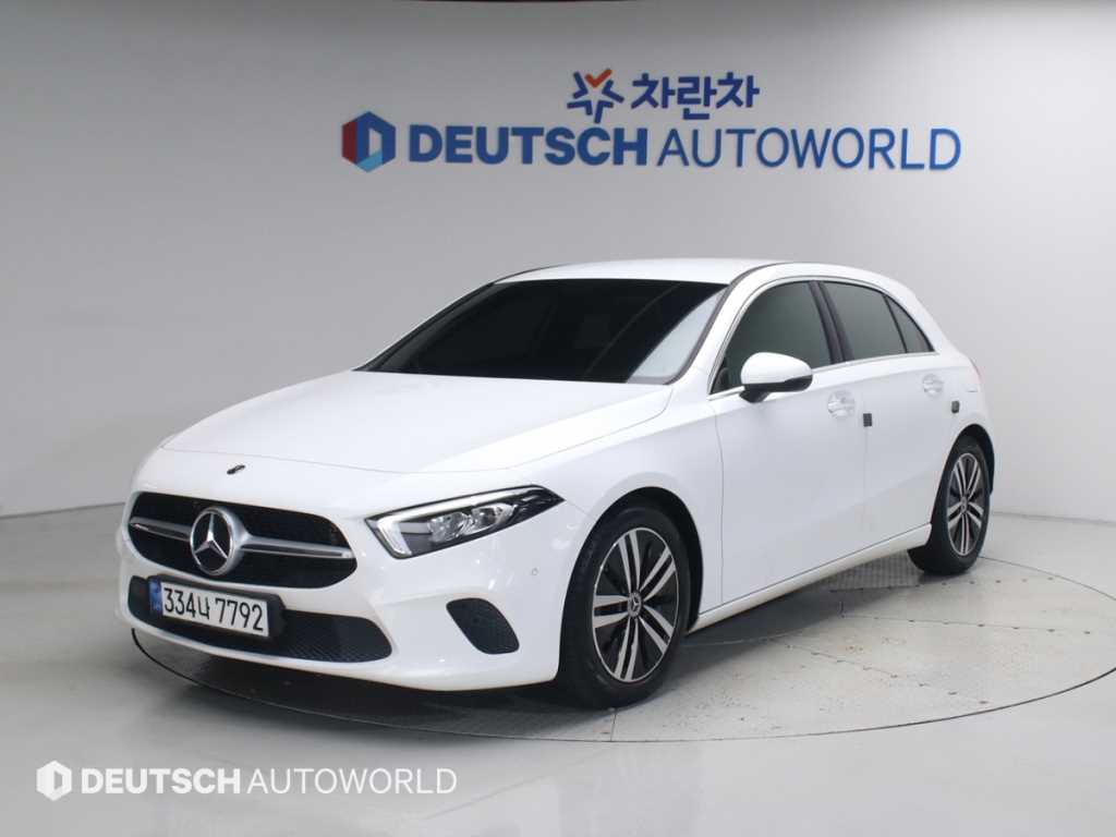 벤츠 A 클래스 A220 세단 사진