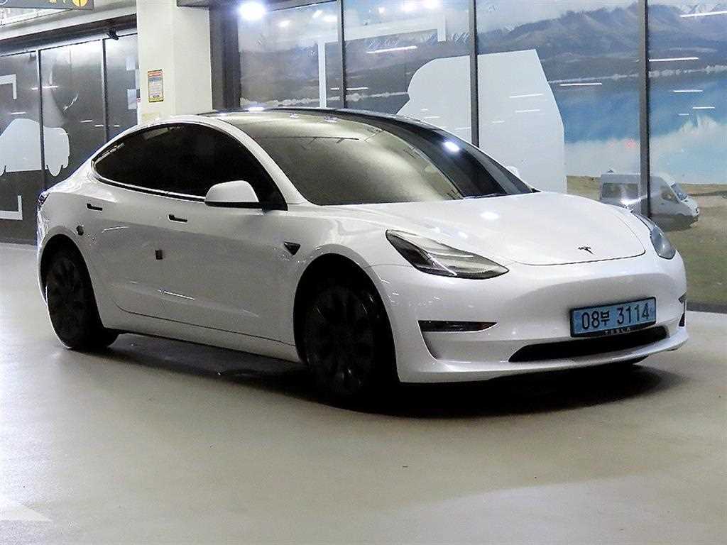 모델 3 롱 레인지 2022년식