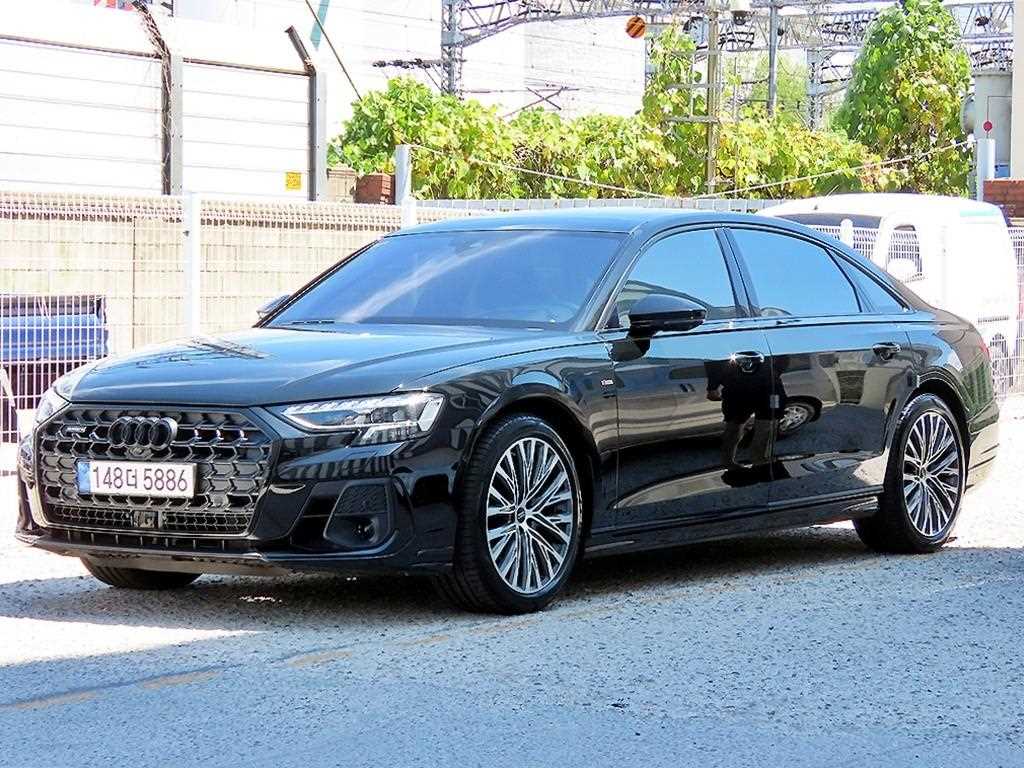 아우디 A8 55 TFSI 콰트로 LWB 프리미엄 사진 2/20