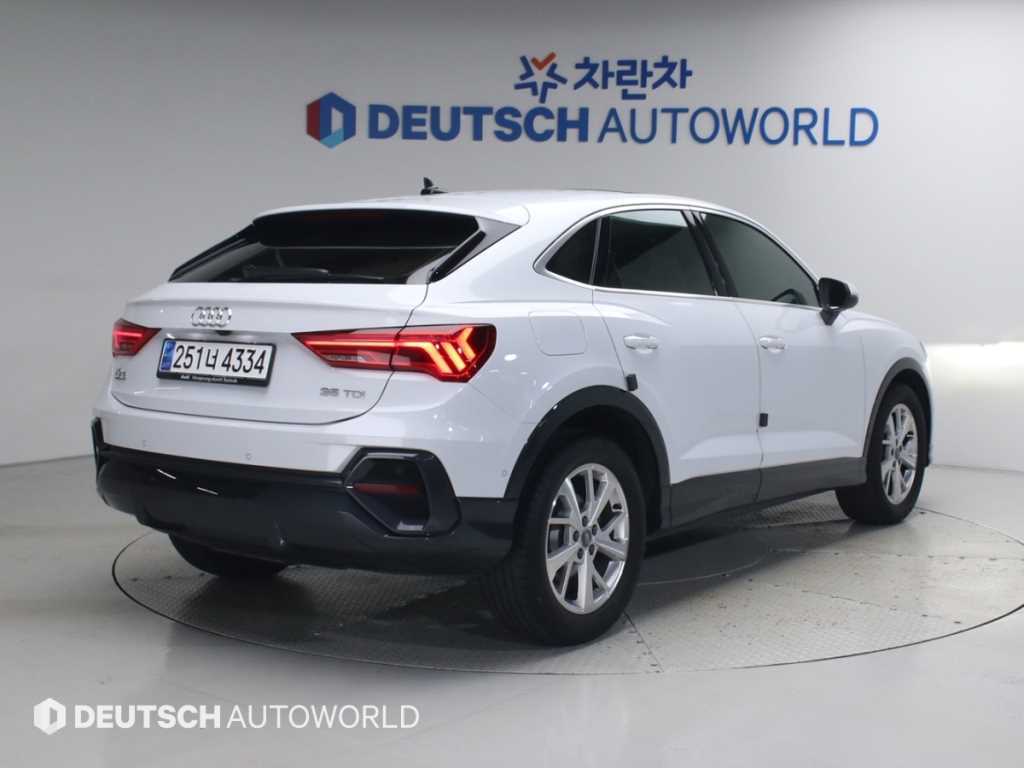 아우디 Q3 35 TDI 스포트백 사진 2/20