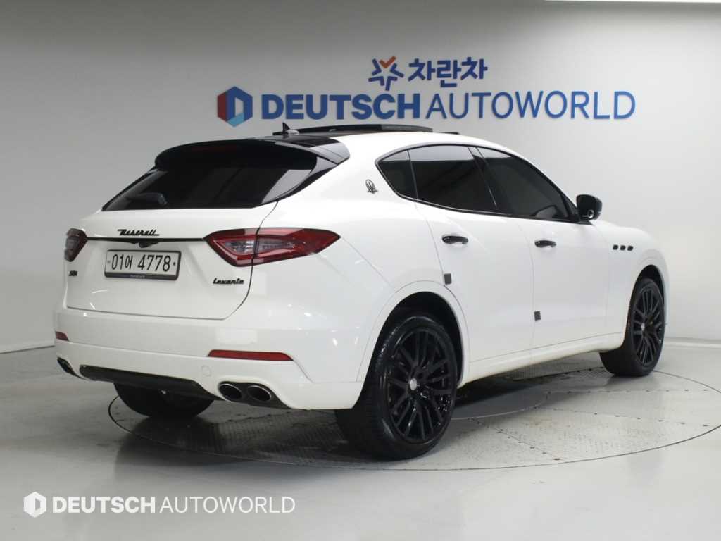 마세라티 르반떼 3.0 S AWD 럭셔리 사진 2/20
