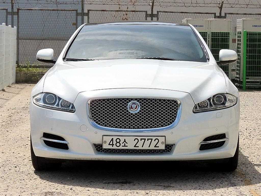 XJ (X351) 3.0D 프리미엄 럭셔리 SWB 2014년식