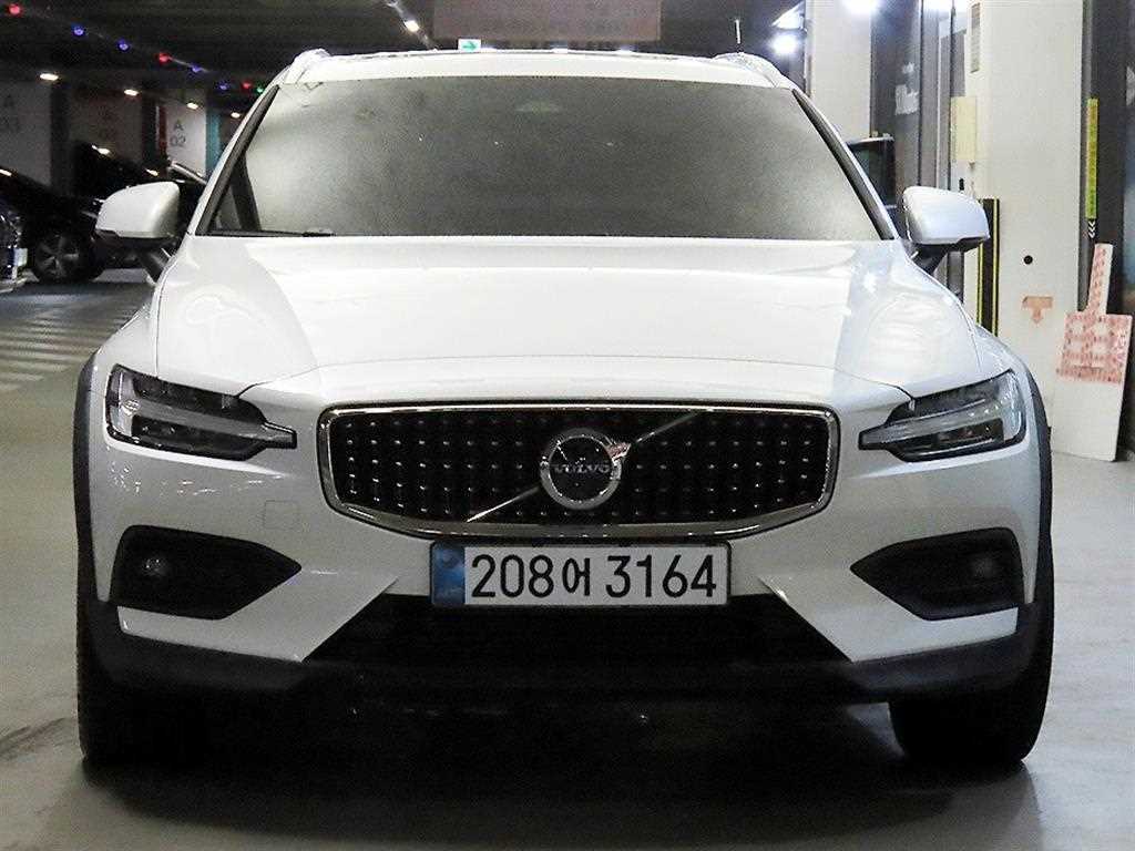 볼보 V60 2.0 B5 AWD 사진 2/20