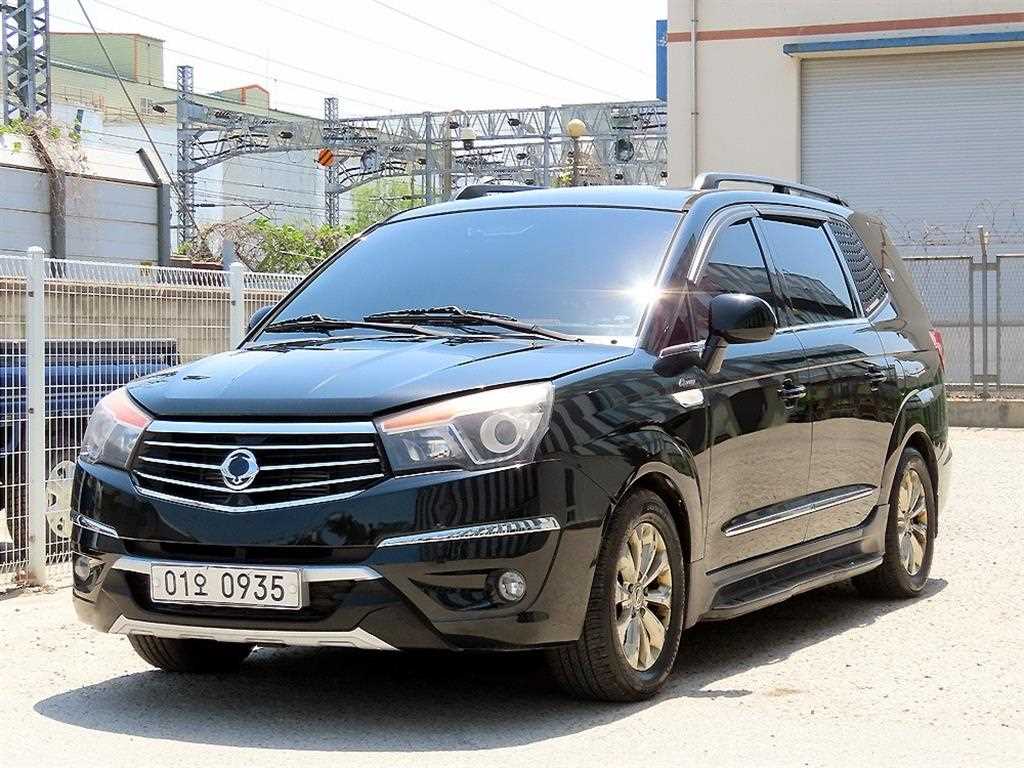KGM 코란도 4WD TX 9인승 사진 2/19