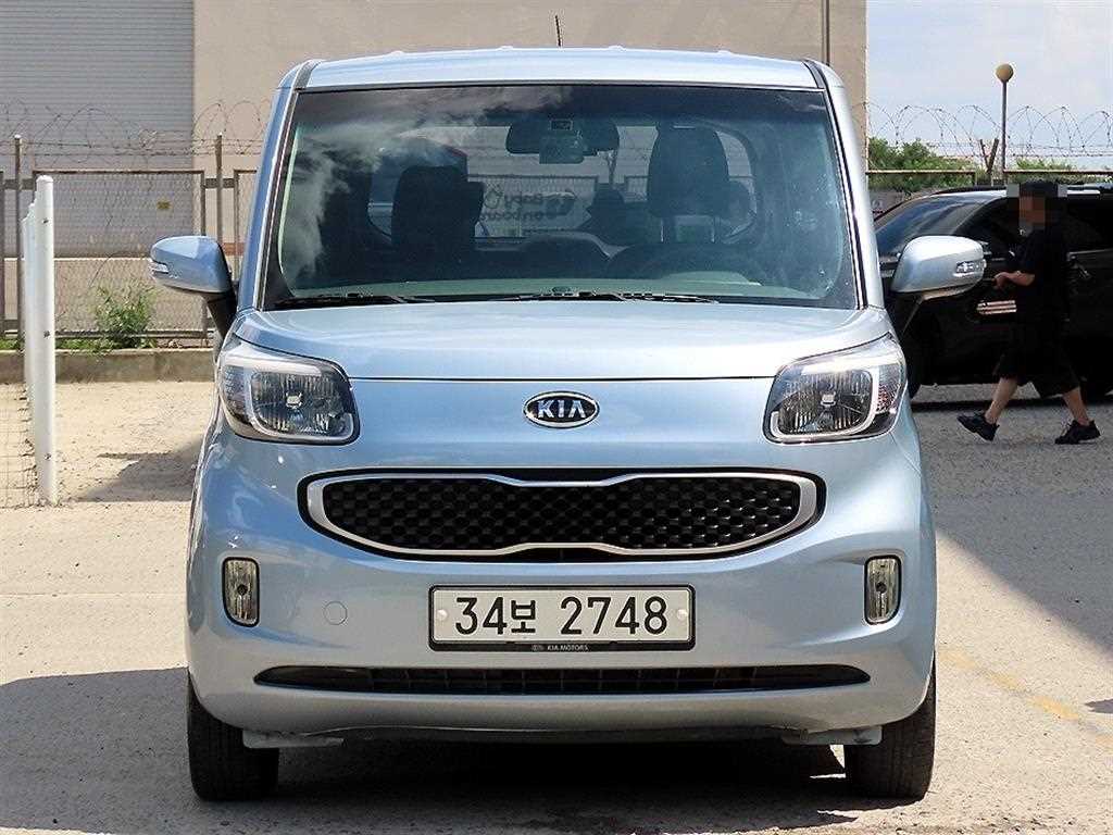 레이 럭셔리 2012년식