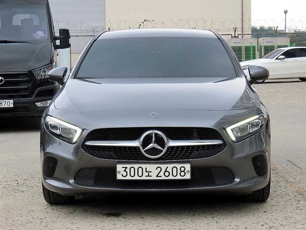 벤츠 A 클래스 A250 4MATIC 세단 사진