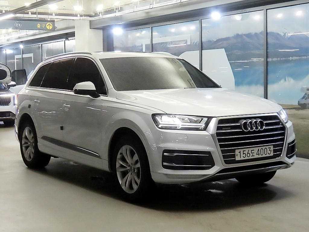 Q7 (4M) 45 TFSI 콰트로 2019년식