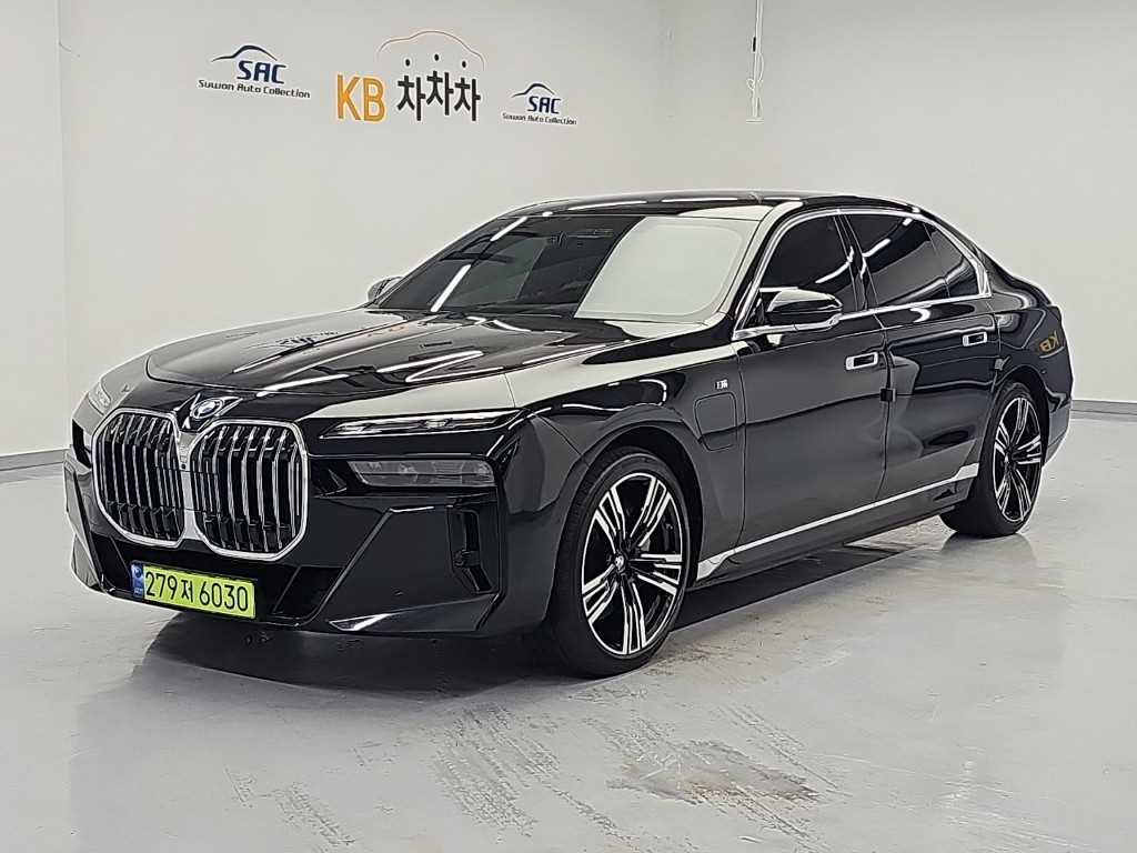 BMW 7시리즈 750e xDrive M 스포츠 사진