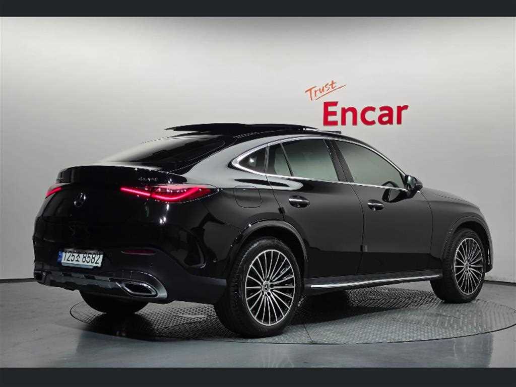 벤츠 GLC 클래스 GLC300 4MATIC 쿠페 사진 2/20