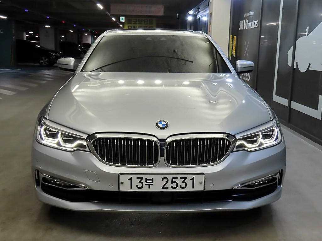 BMW 5시리즈 530i 럭셔리 플러스 사진 2/20