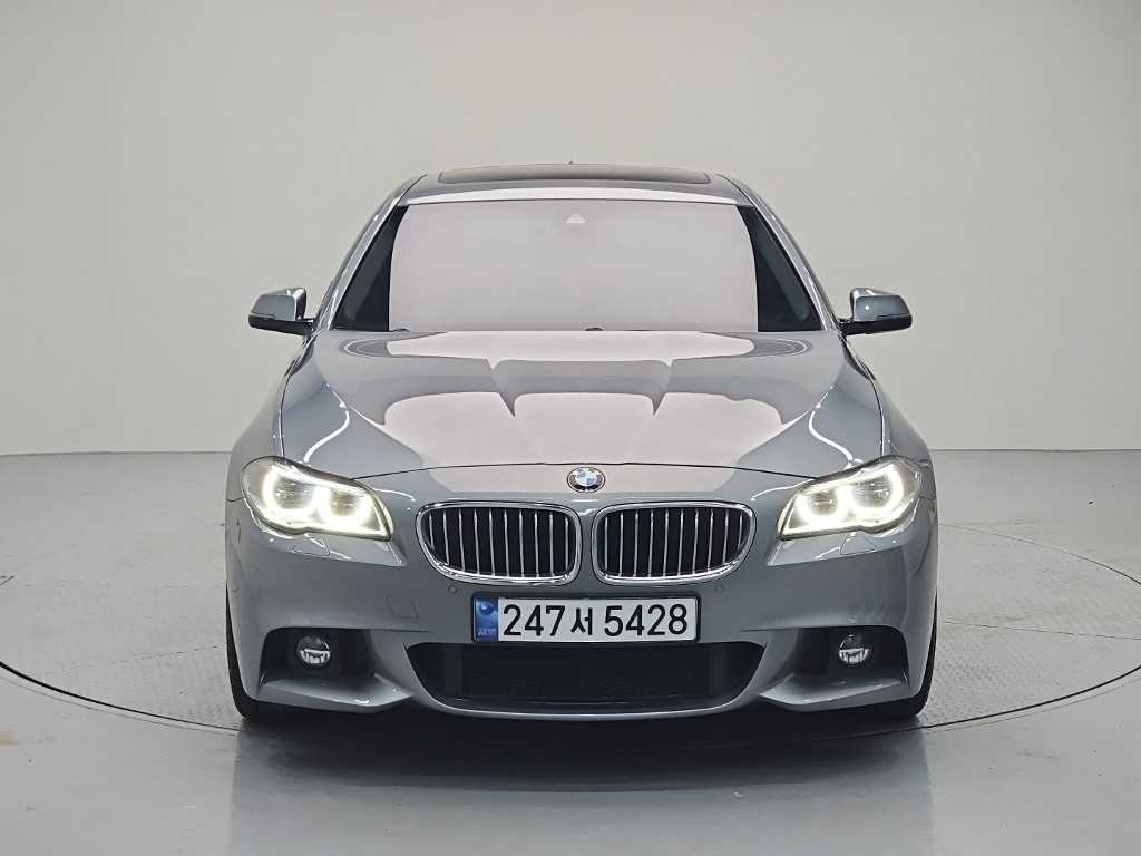 BMW 5시리즈 520d xDrive M 에어로다이나믹 사진 2/19