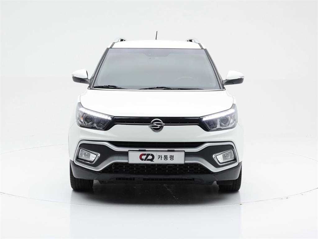 KGM 티볼리 2WD 디젤 1.6 IX 사진 2/19