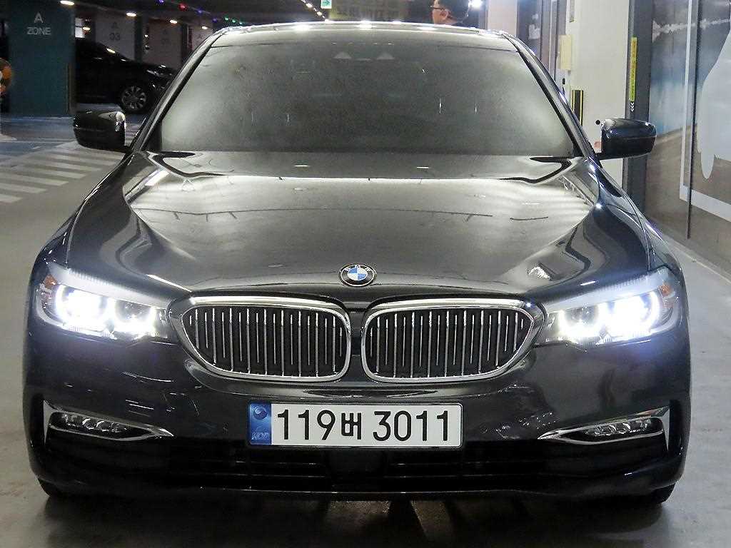 BMW 5시리즈 520i 럭셔리 사진 2/20