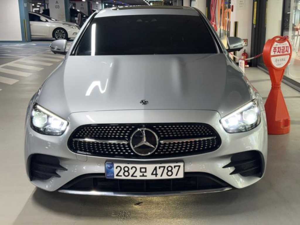 벤츠 E 클래스 E220d 4MATIC AMG라인 사진