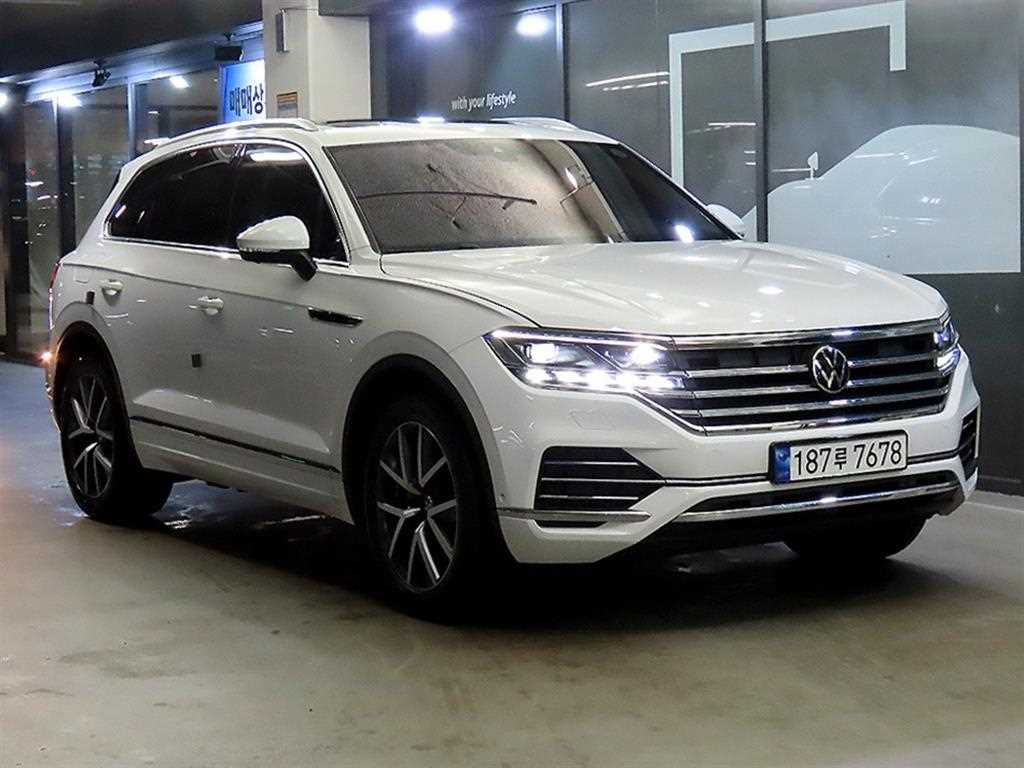 투아렉 3세대 3.0 TDI 프레스티지 2023년식