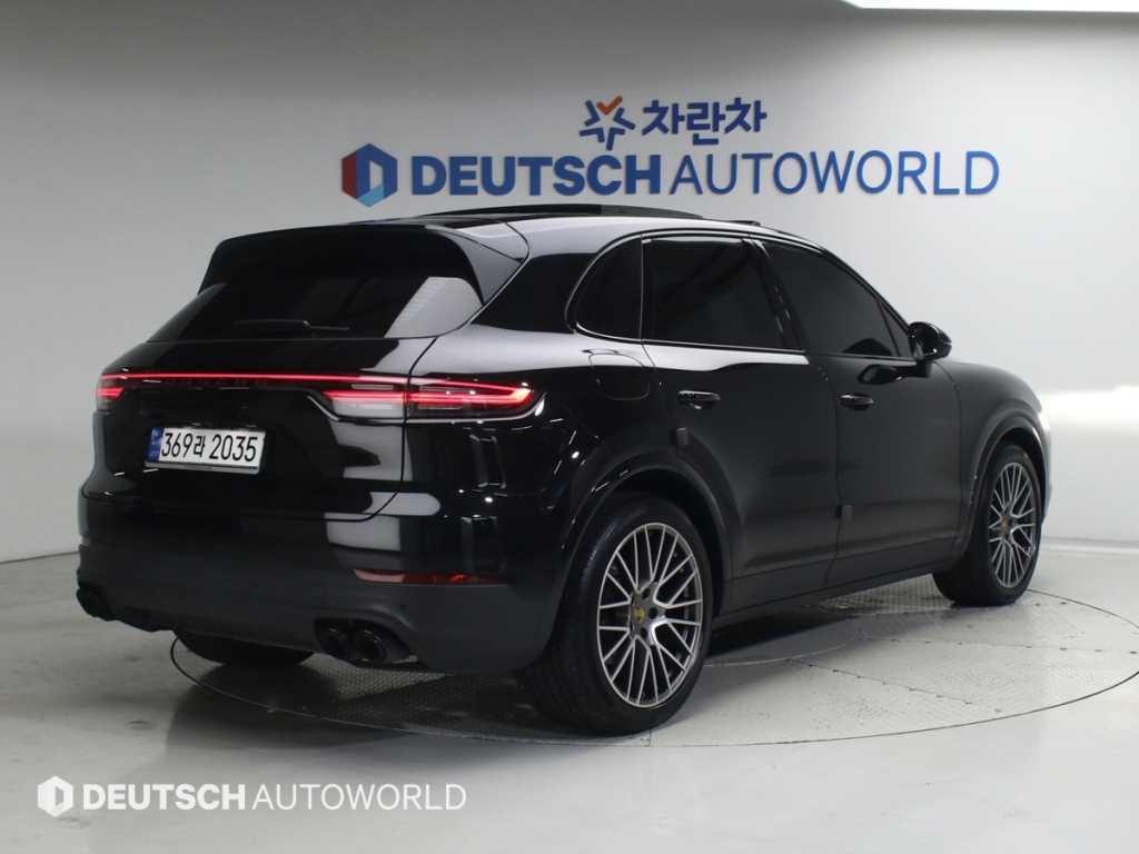 포르쉐 카이엔 3.0 플래티넘 에디션 사진 2/20