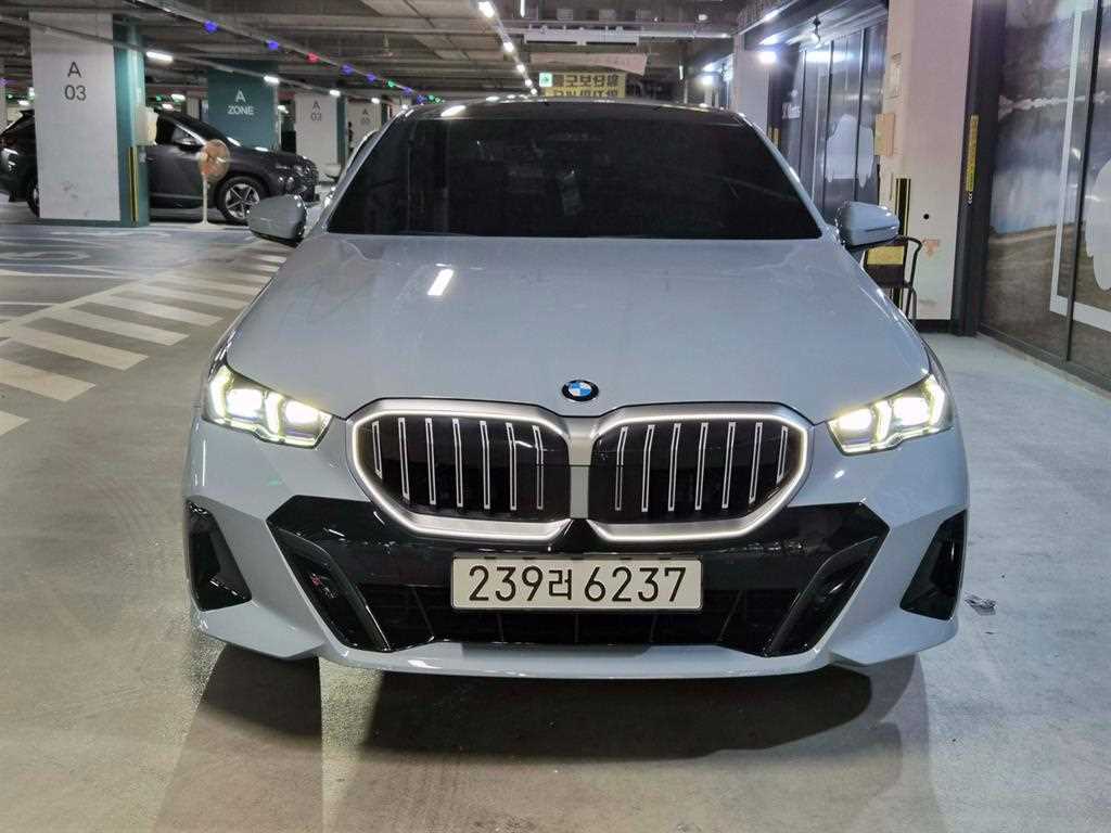 BMW 5시리즈 523d 기본형 사진 2/20