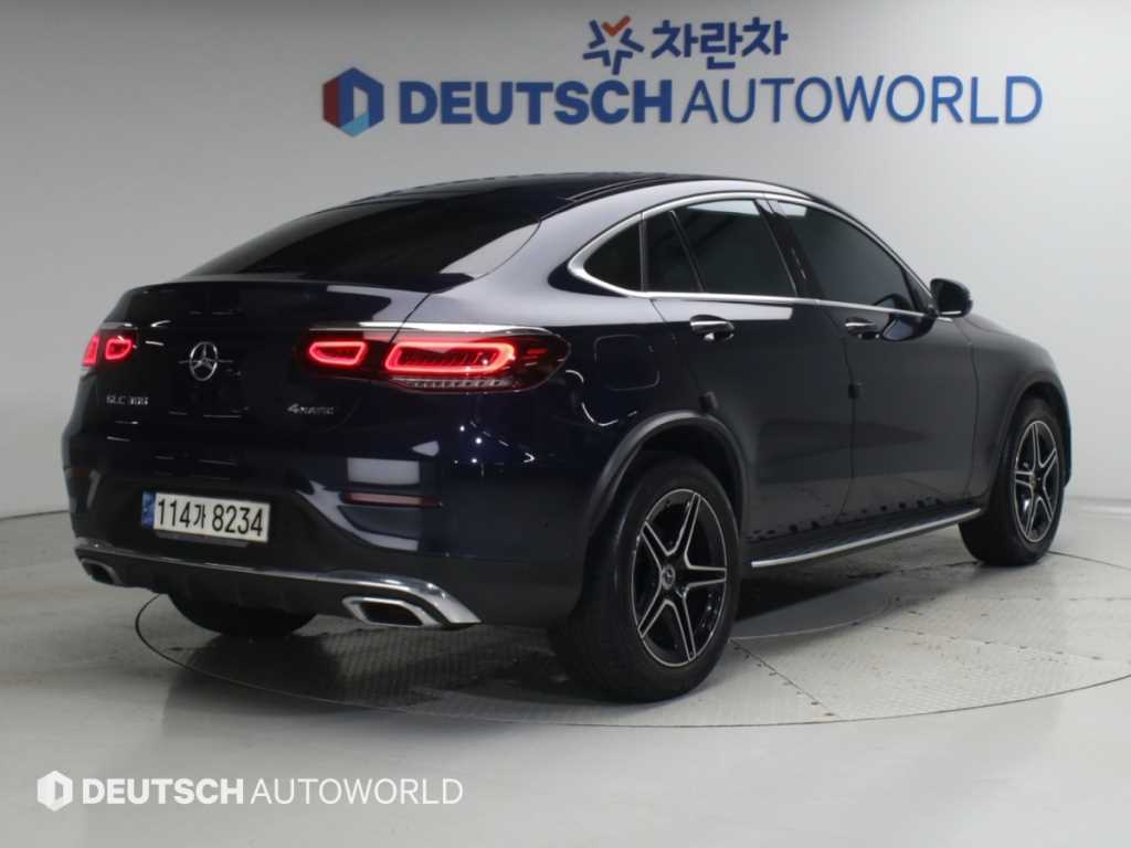 벤츠 GLC 클래스 GLC 300 4MATIC 프리미엄 쿠페 사진 2/20