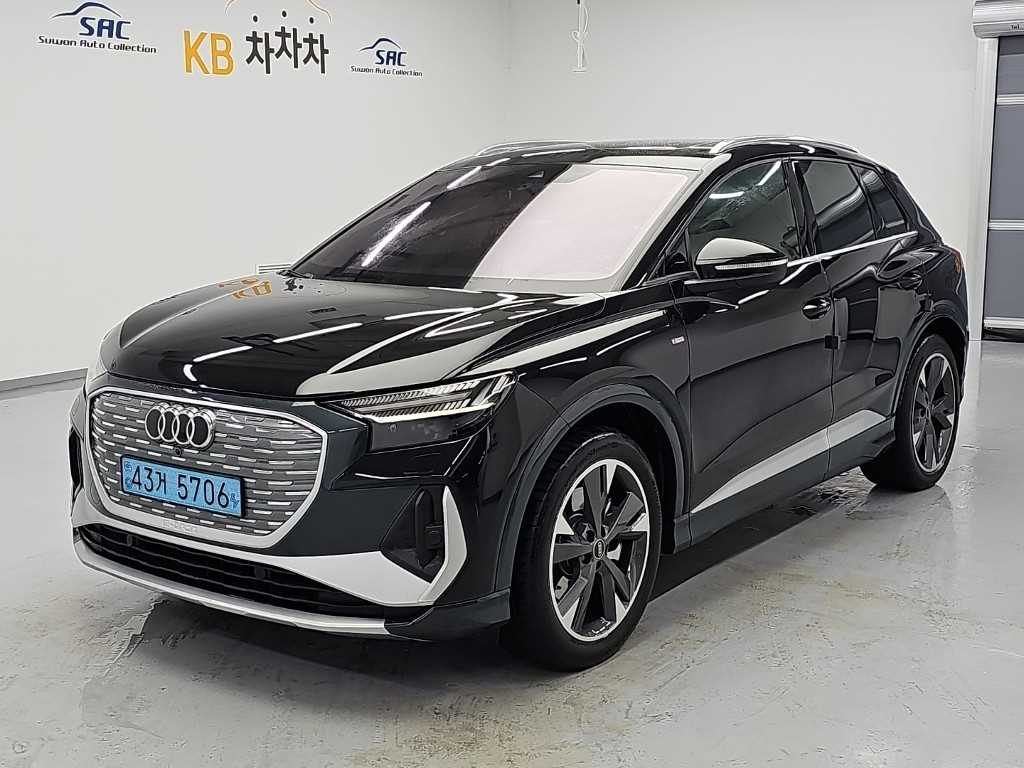 Q4 e-트론 40 프리미엄 2022년식