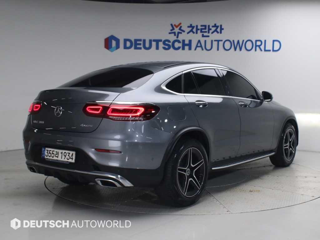벤츠 GLC 클래스 GLC 300 4MATIC 쿠페 사진 2/20