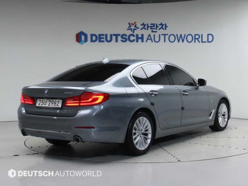 BMW 5시리즈 530i 럭셔리 플러스 사진 2/20