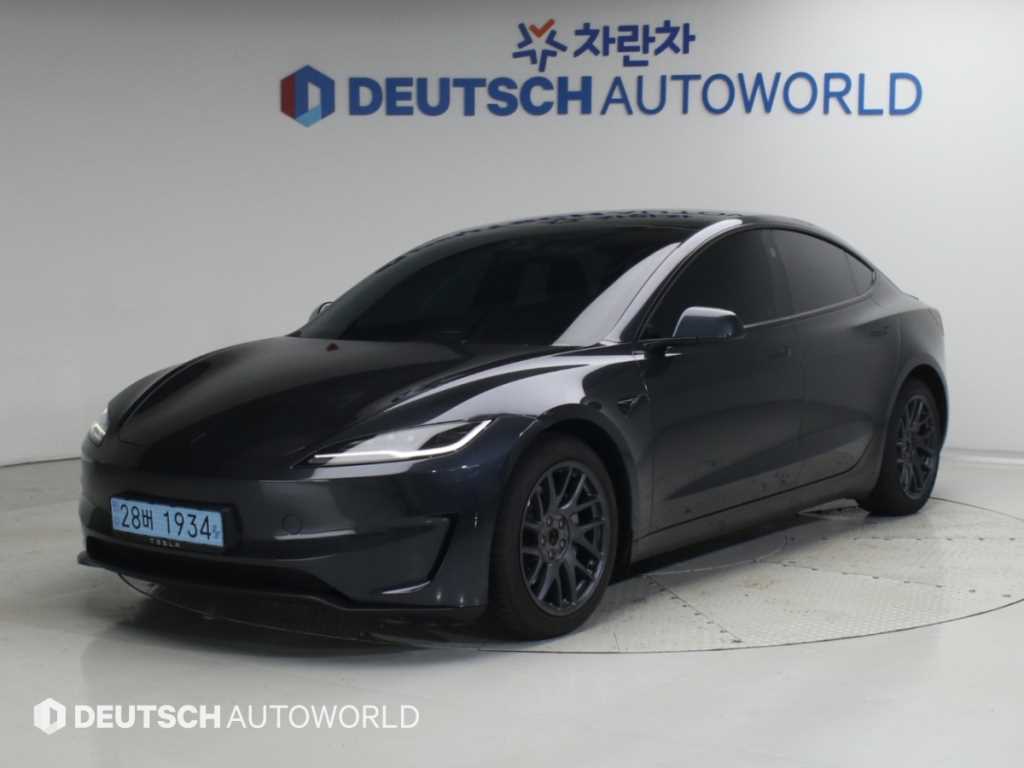 테슬라 모델 3 RWD 사진