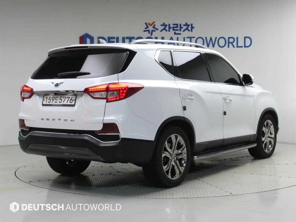 KGM 렉스턴 디젤 2.2 4WD 화이트 에디션 사진 2/20