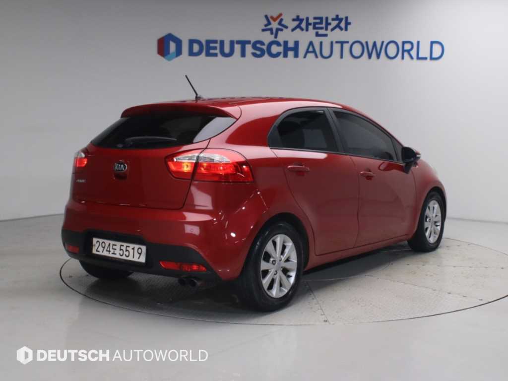 기아 프라이드 5DR 1.6GDI 럭셔리 사진 2/20