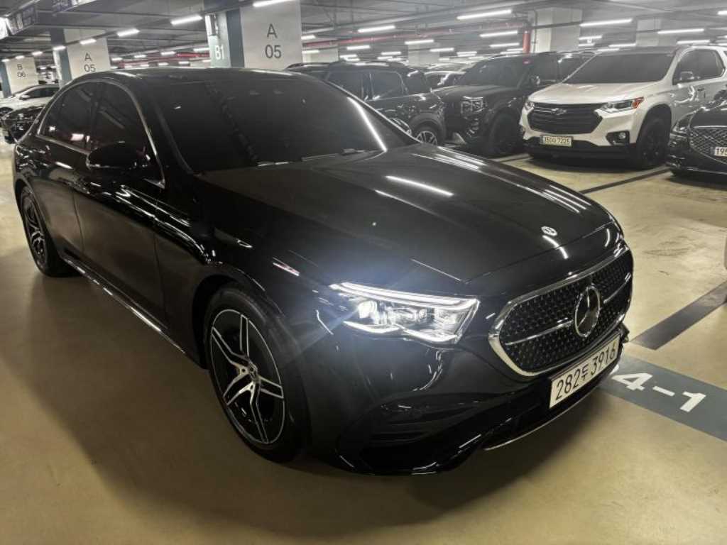 벤츠 E 클래스 E300 4MATIC 익스클루시브 사진 2/13