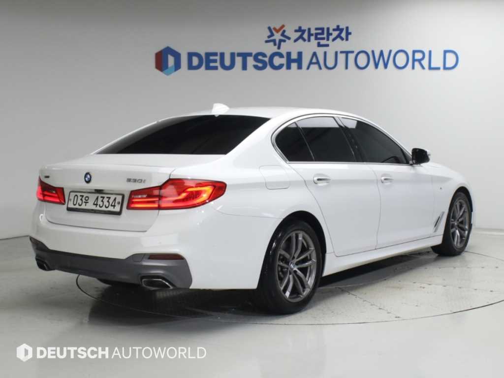 BMW 5시리즈 530i xDrive M 스포츠 플러스 사진 2/20