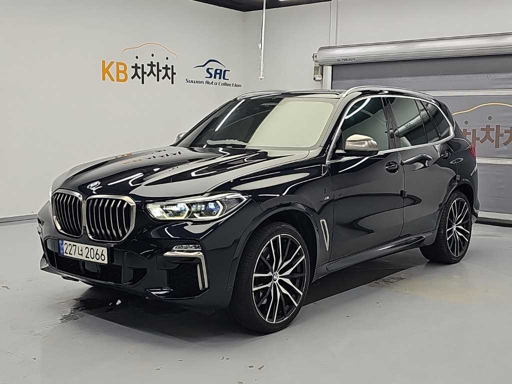 BMW X5 M50i 사진
