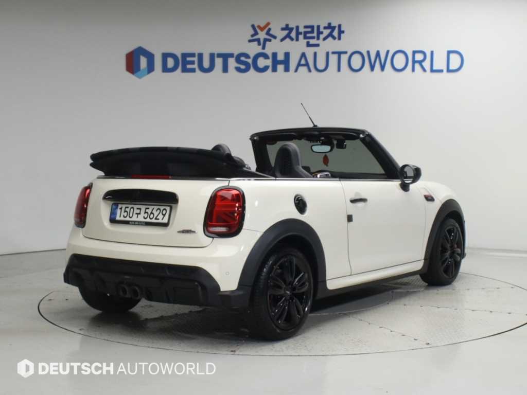 MINI 쿠퍼 컨버터블 2.0 쿠퍼 S JCW 사진 2/20