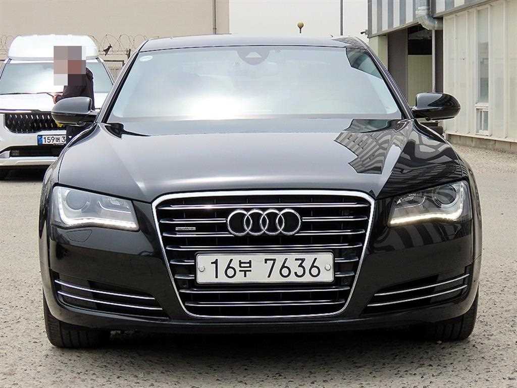 뉴A8 3.0 TFSI 콰트로 2011년식
