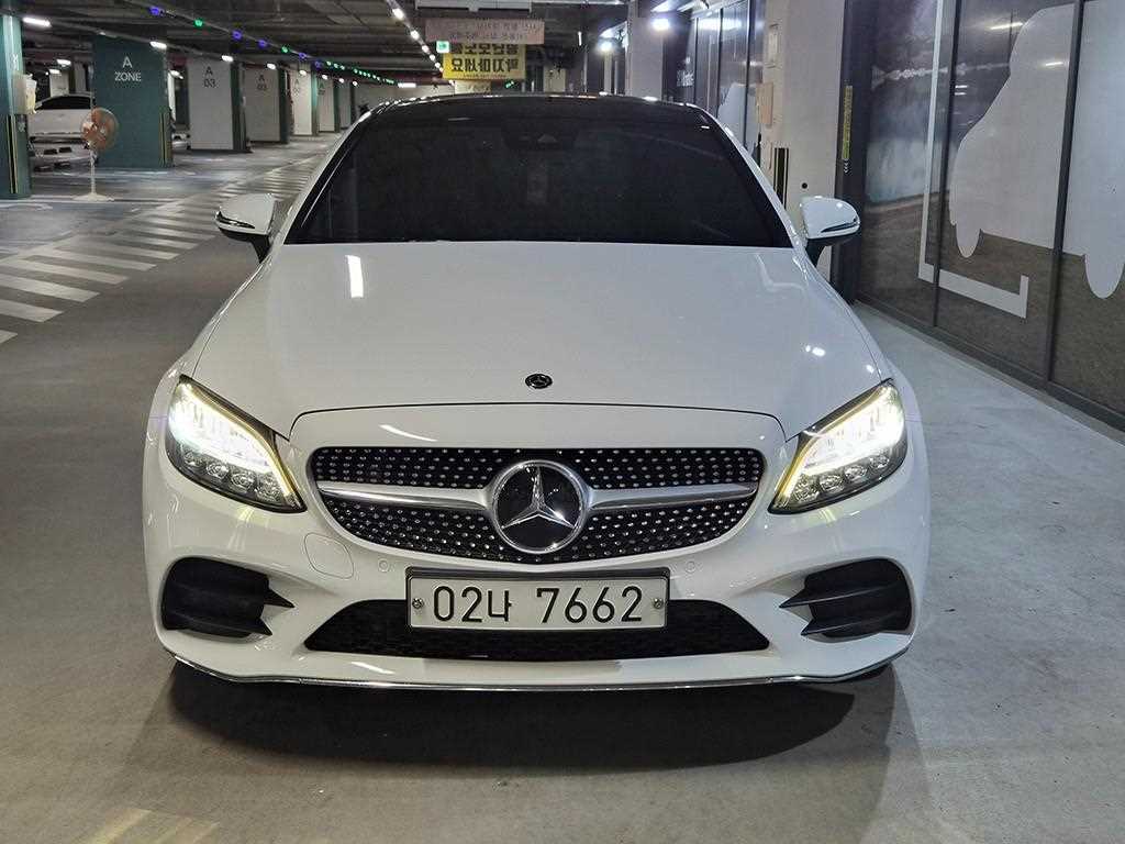 벤츠 C 클래스 C220 d 4MATIC 쿠페 사진 2/20