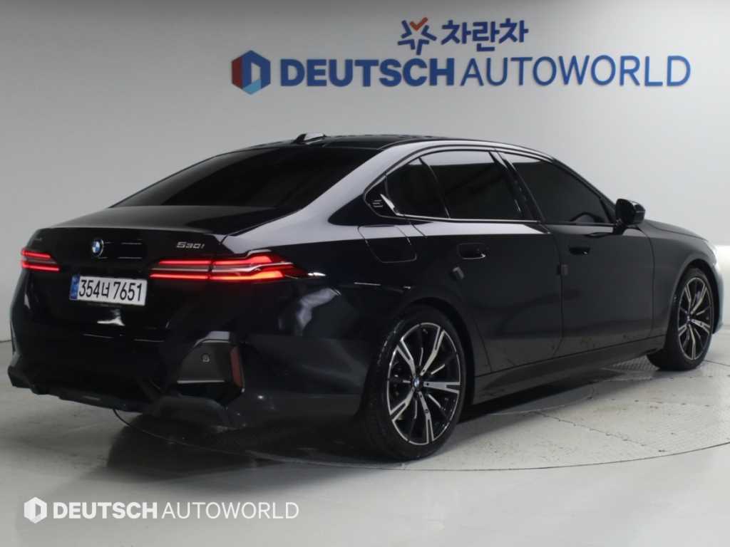 BMW 5시리즈 530i xDrive M 스포츠 사진 2/20