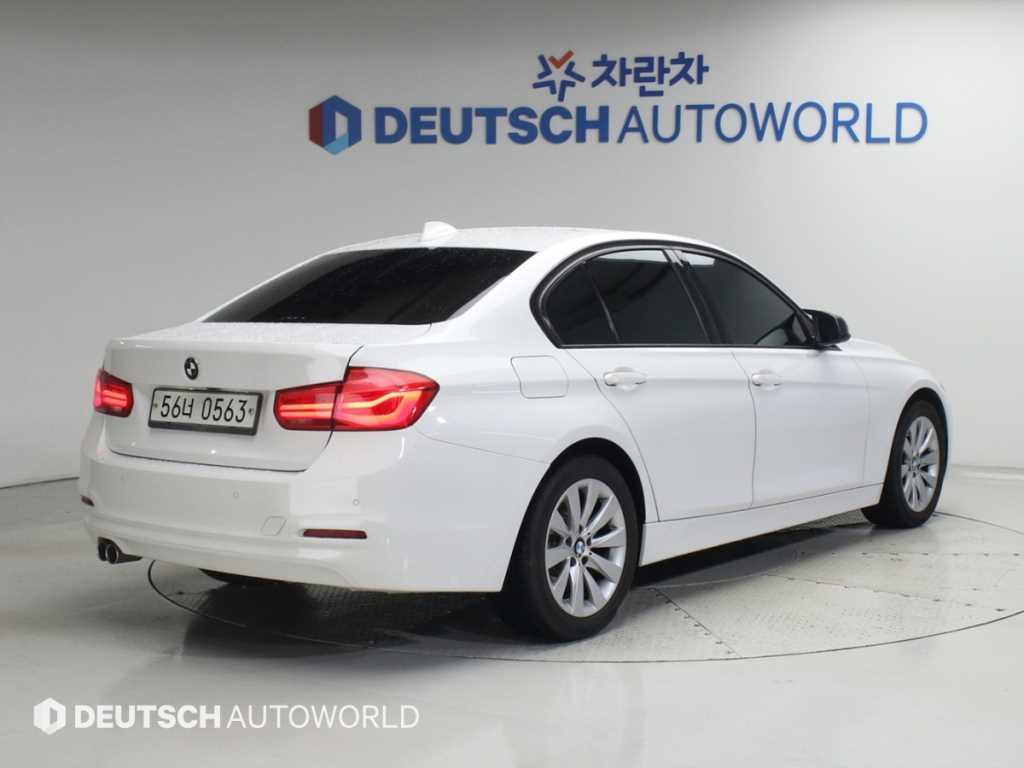 BMW 3시리즈 320d xDrive 사진 2/20