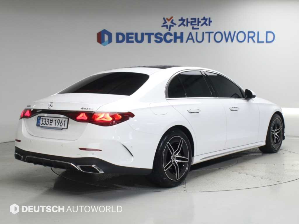 벤츠 E 클래스 E300 4MATIC AMG Line 사진 2/20
